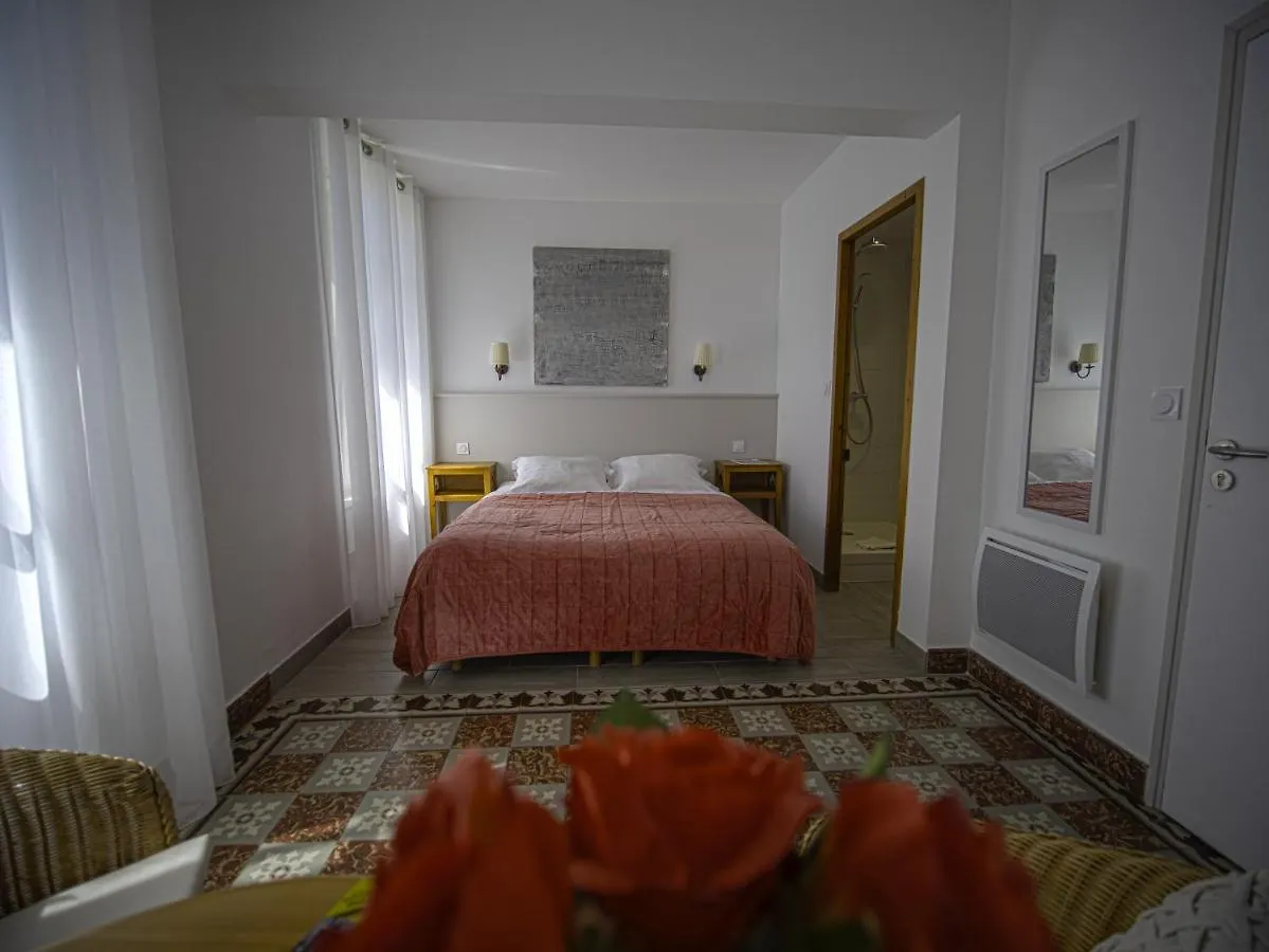 La Garance Hotel Bédoin 2*,